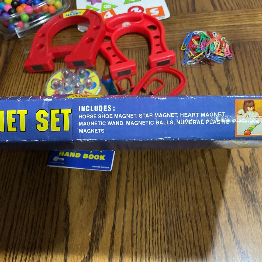 Magnets Learning Toy Set - Picture 5 of 8